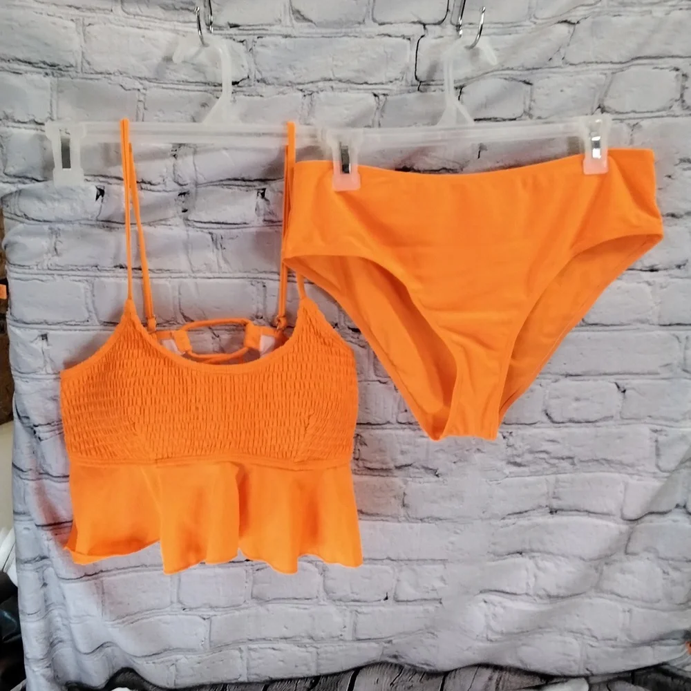 Two-Piece bikini - Picture 1 of 5